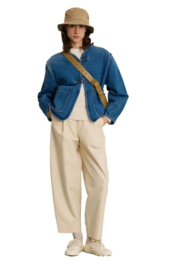 Short and straight cut denim jacket 1 Image