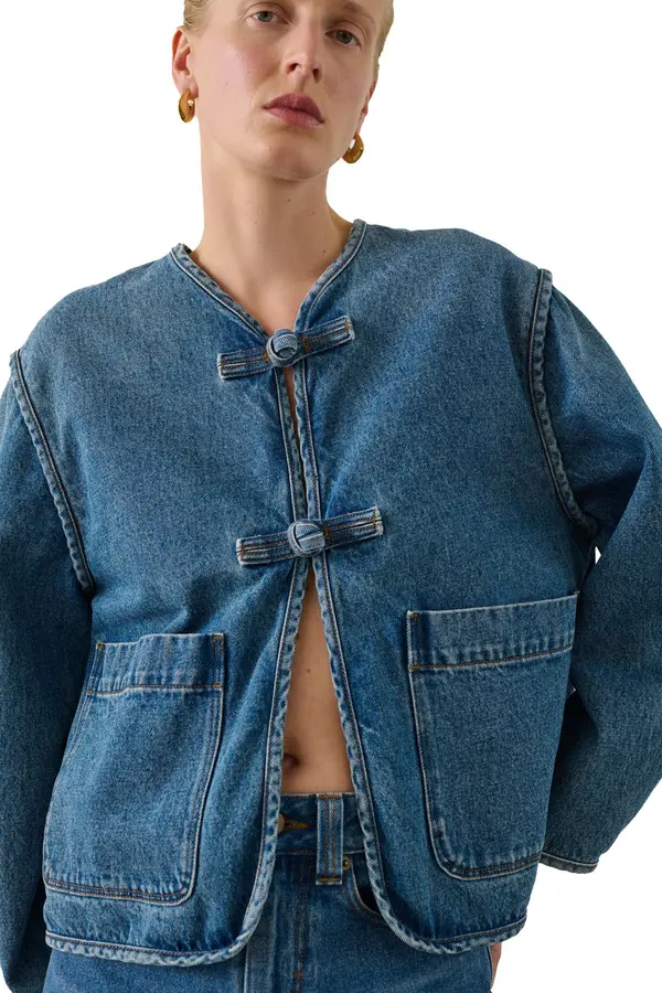Short and straight cut denim jacket 3 Image