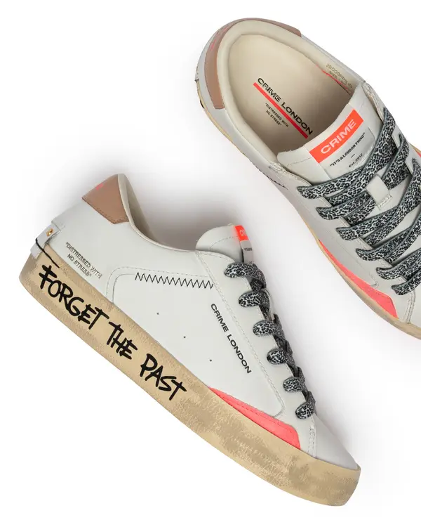 Distressed Vintage Colar Leather Sneakers 4 Image