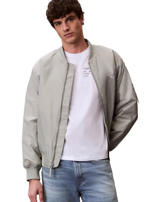 Logo Box Graphic Classic T-Shirt 1 Image