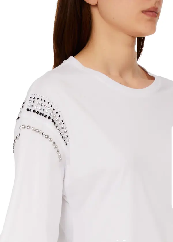 T-Shirt With Appliqué Details 1 Image