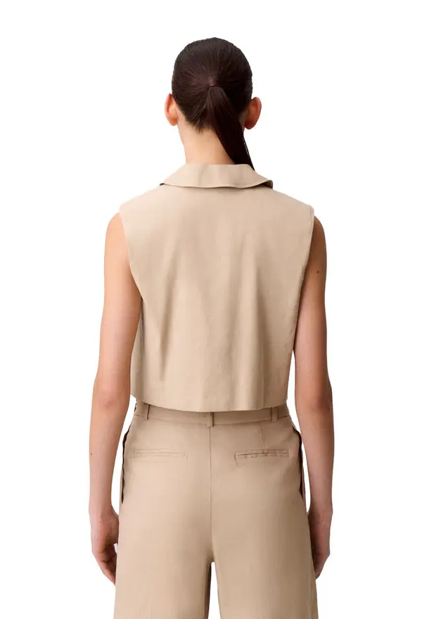 Short Tailored Sleeveless Linen Jacket 3 Image