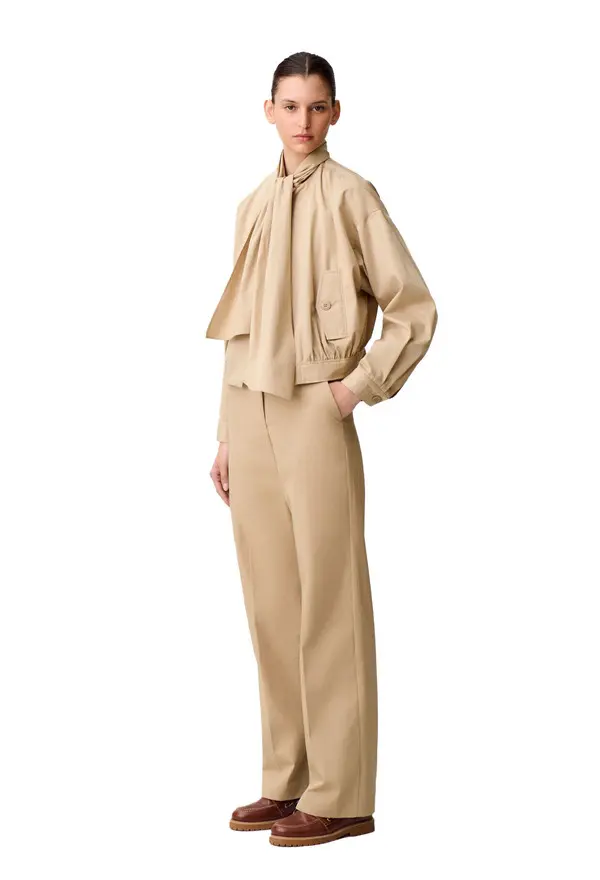 Short Trench Coat with a Removable Pussy-bow 2 Image