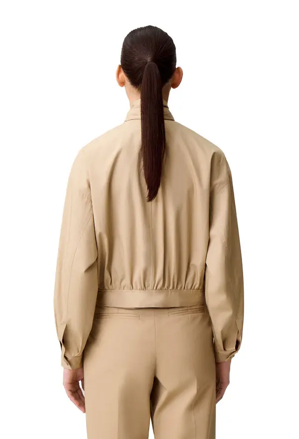 Short Trench Coat with a Removable Pussy-bow 4 Image