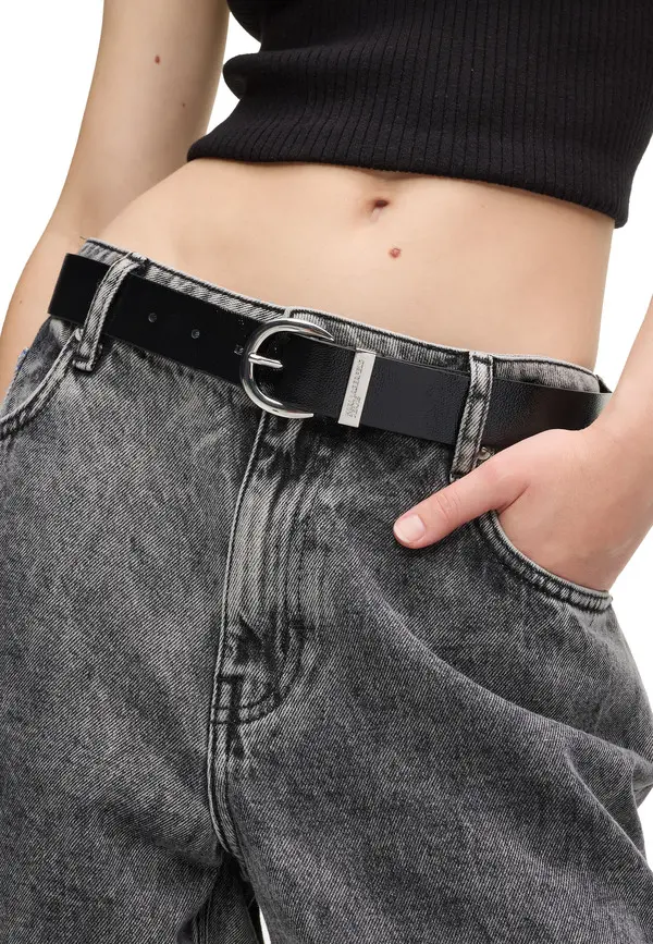 Round Buckle Leather Belt 1 Image