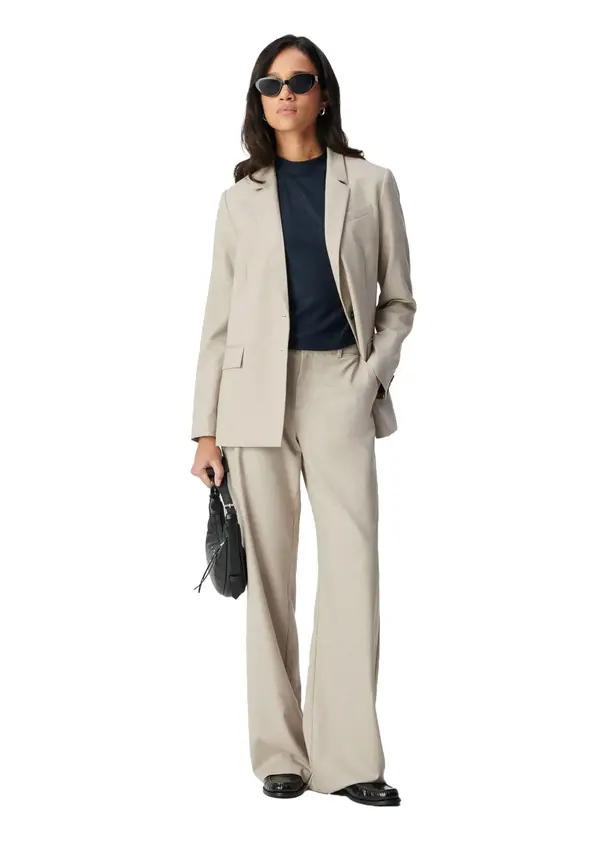 Plain Lining Suit Jacket 1 Image
