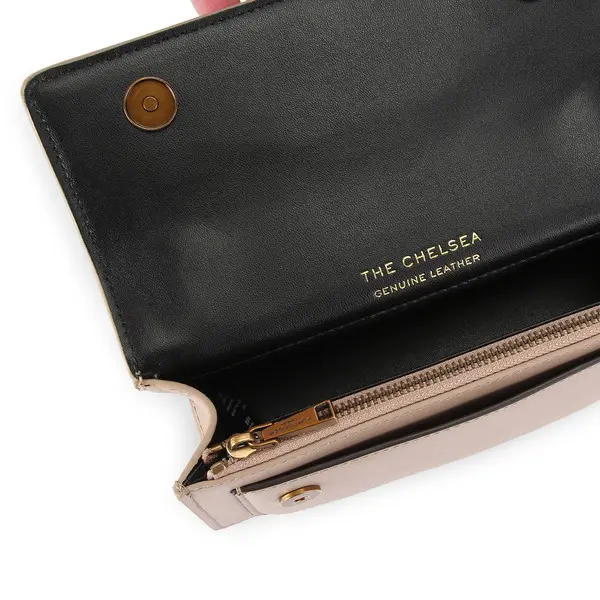 Smooth Leather Eagle Buckle Shoulder Bag 9 Image