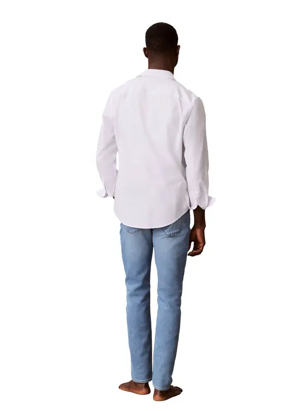 Slim Tapered Jeans 2 Image
