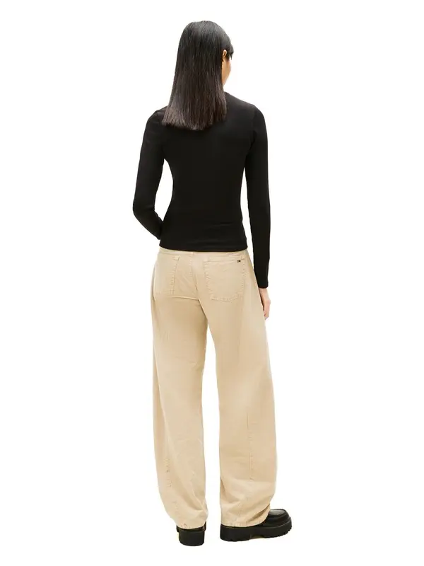 Tommy Badge Slim Long Sleeve T-Shirt 2 Image