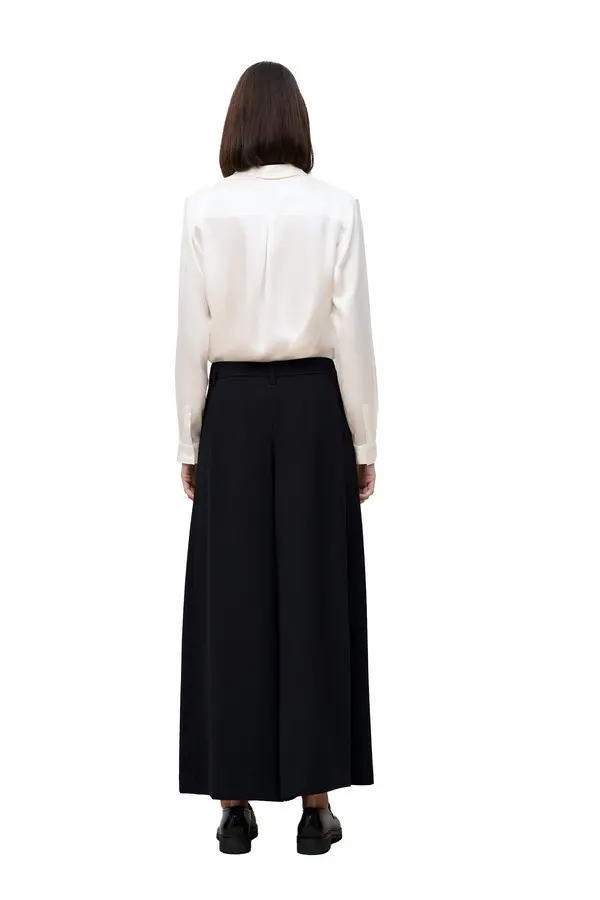 High-Waisted Wide-Leg Pleated Trousers with Gold Buckle 1 Image