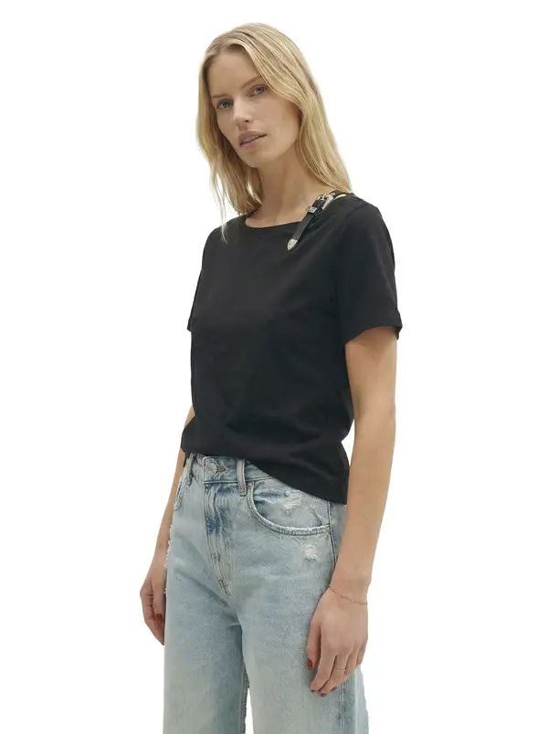 Short Sleeve T-Shirt With Open Neckline And Belt Buckle Detail 4 Image