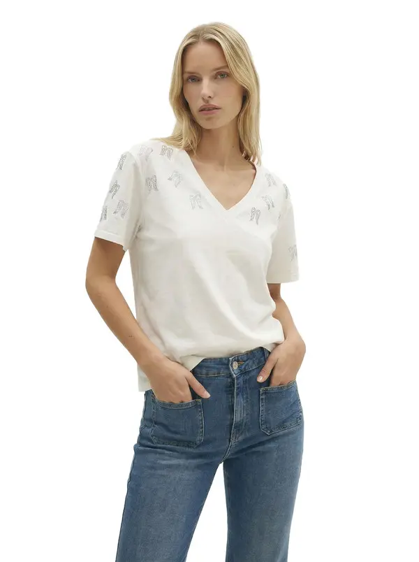 V-Neck T-Shirt With Rhinestone Wings 3 Image