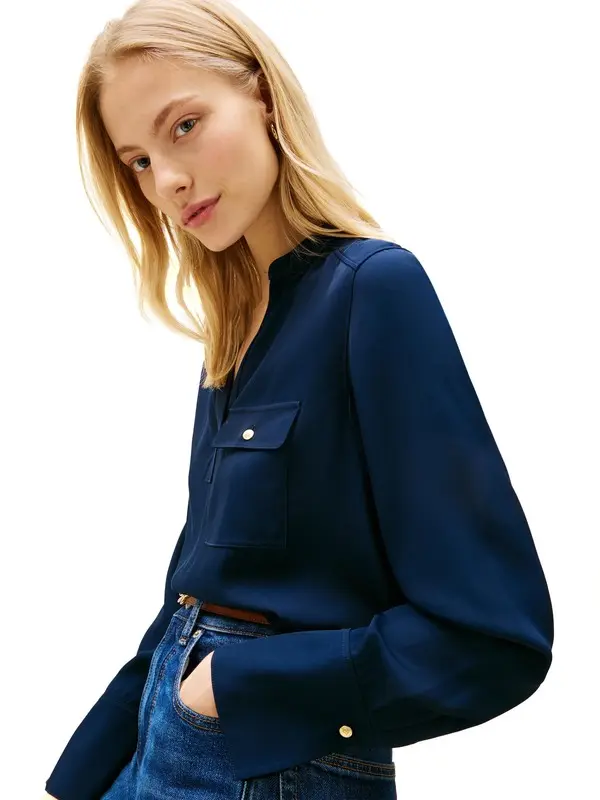 V-Neck Long-Sleeved Top 1 Image