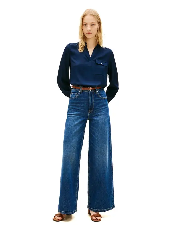 V-Neck Long-Sleeved Top 3 Image