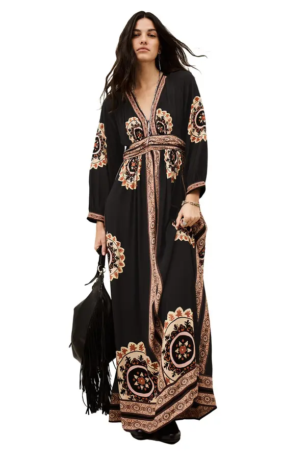 Bohemian Maxi Dress with Medallion Print and V-Neckline 1 Image