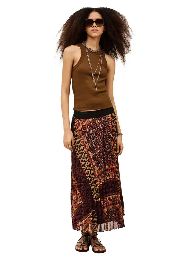 Fitted Round Neck Sleeves Top 1 Image