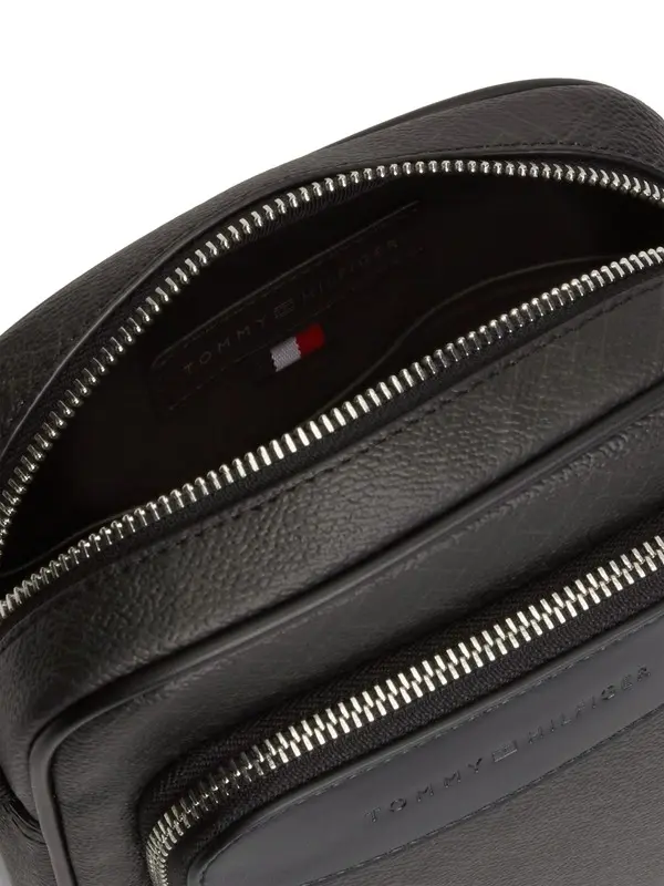 Hilfiger Flag Leather Crossbody Reporter Bag 2 Image