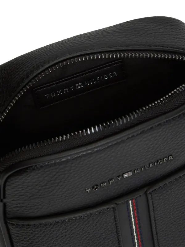Pebble Grain Crossbody Reporter Bag  2 Image