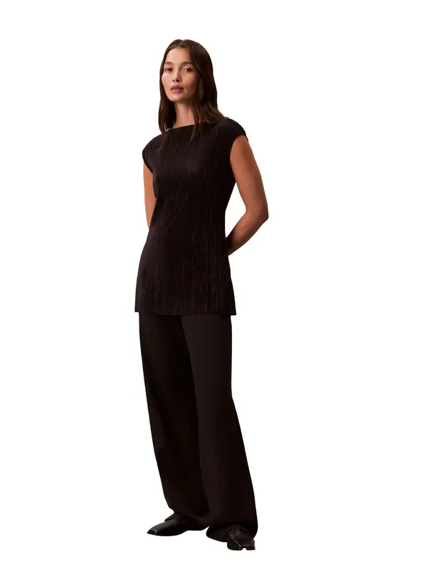 Sleeveless Pleated Boatneck Tunic Top 2 Image