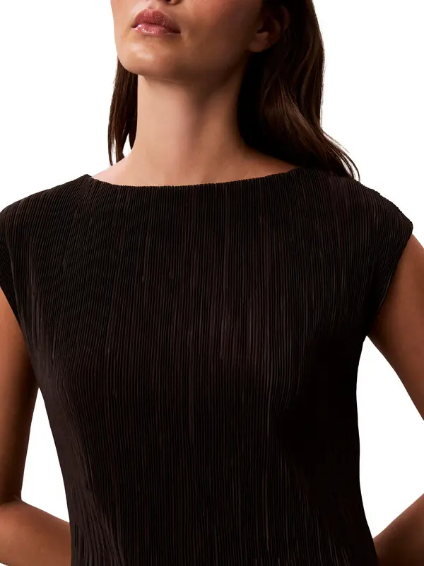 Sleeveless Pleated Boatneck Tunic Top 3 Image