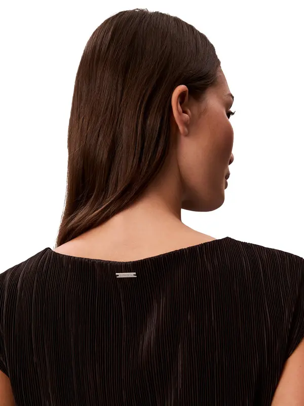 Sleeveless Pleated Boatneck Tunic Top 5 Image