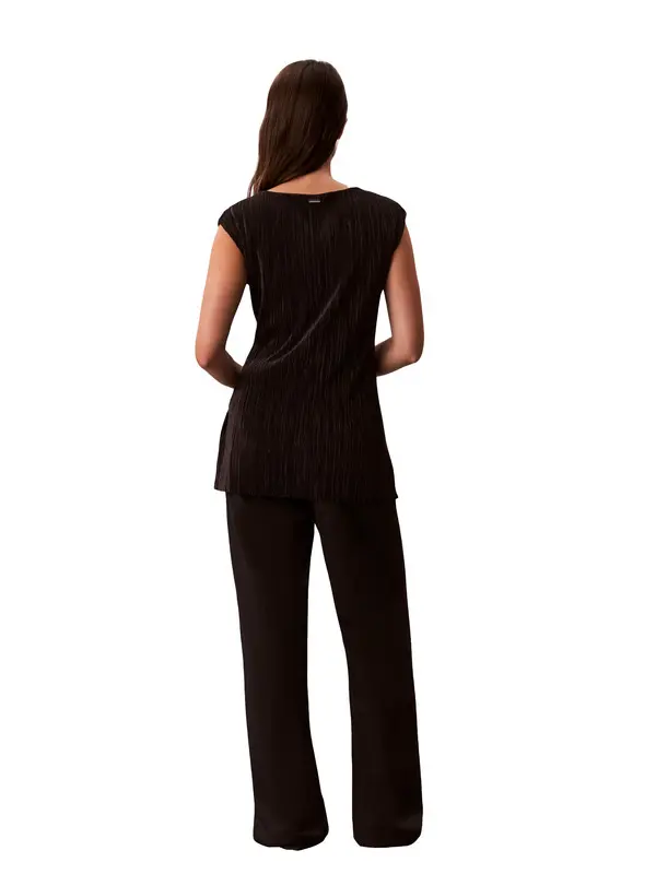 Sleeveless Pleated Boatneck Tunic Top 6 Image