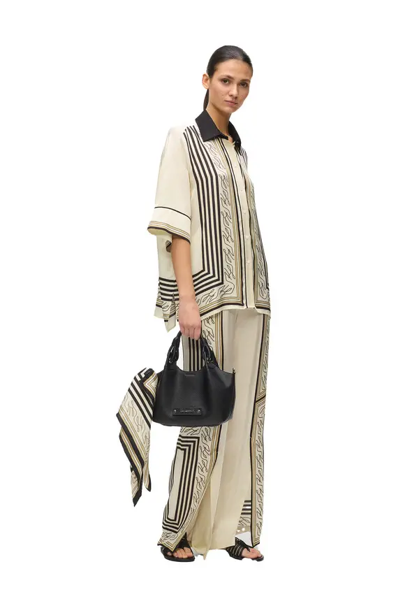 All-over-printed Wide Short Sleeves Pajama Shirt 3 Image