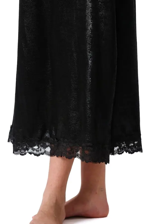 Samantha Foil Shinny Skirt With Black Dentelle On Bottom 1 Image